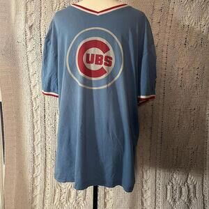 Chicago Cubs blue baseball tee Size XL. 26 1/2 top to bottom 21 pit to pit.
